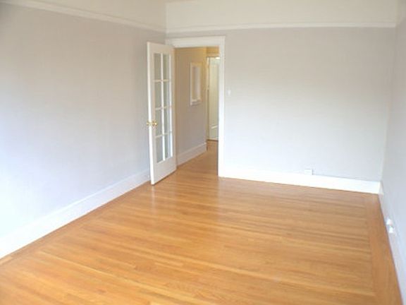 5th image of 2065 Oak St APT 304