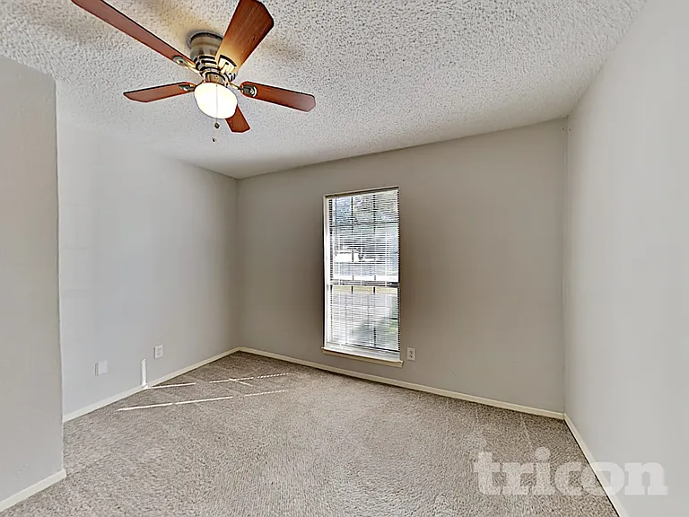 1401 Timbercrest Dr — Photo 14