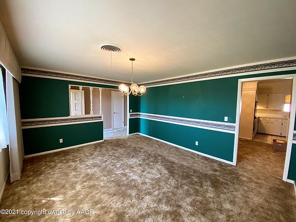 4th image of 319 Stadium Dr