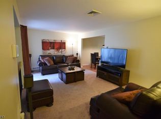 31 Overlook Dr #2309, Clinton, NJ 08809