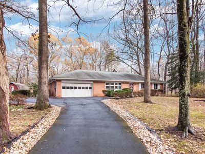 6701 Briarcroft St, Clifton, VA, 20124