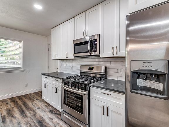 5th image of 901 Wade Dr