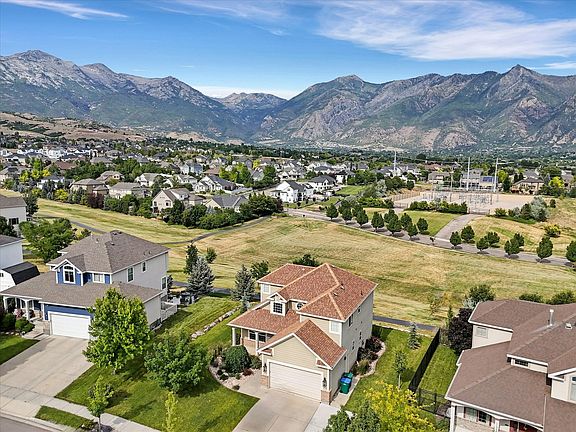 Unobstructed mountain views