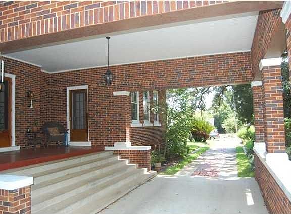 5th image of 1836 E Blount St