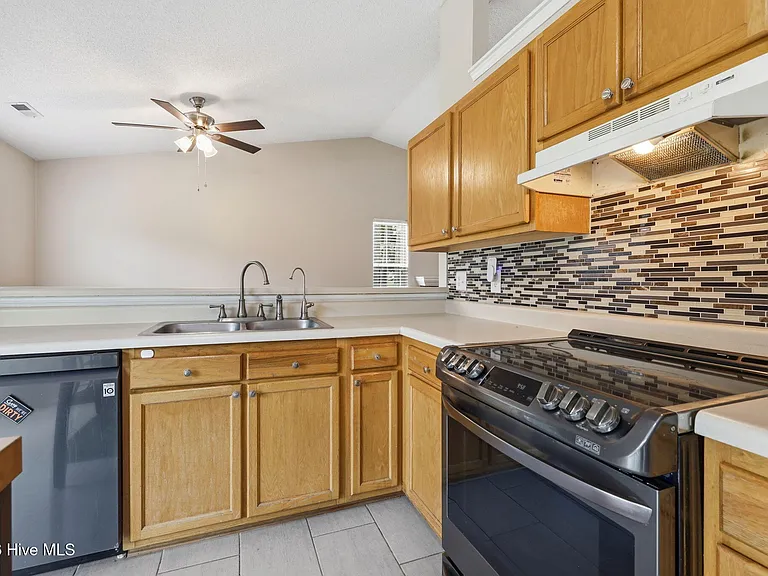 128 Fodder Dr — Photo 16