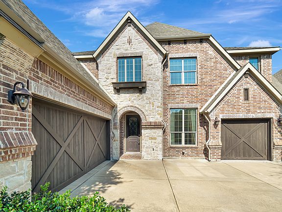 2nd image of 112 Crestbrook Dr