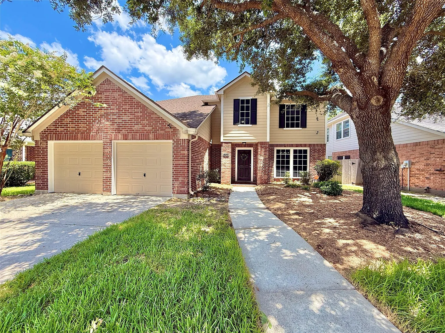 4 bed, 2.5 bath, 2845 sqft, $2,550 — Photo 2