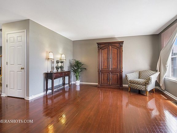 4th image of 300 Ferryville Dr