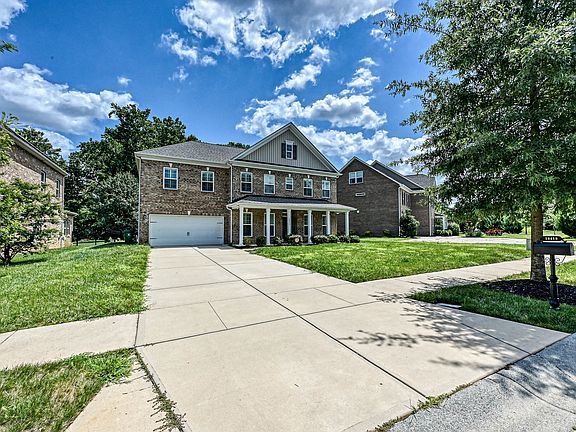 4th image of 10419 Woodview Cir
