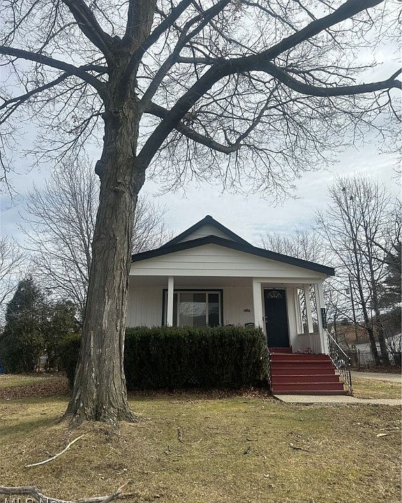 1st image of 1439 E 221st St