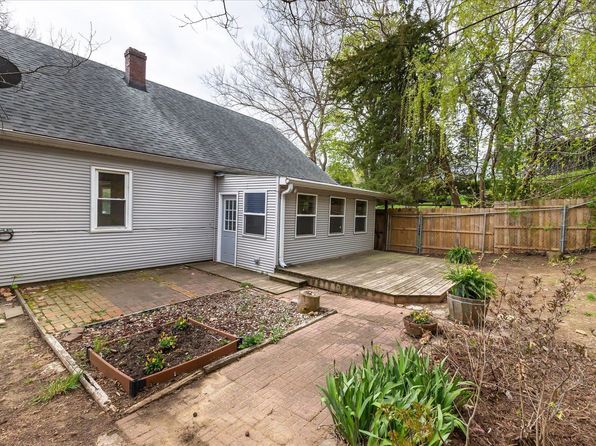 855 Kirkwood St, Dubuque, IA 52001