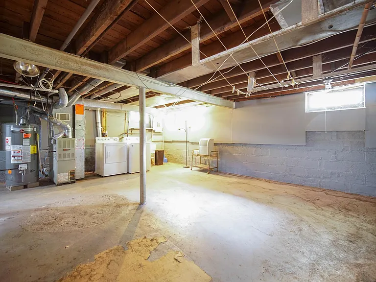 101 Crittenden Blvd — Photo 12