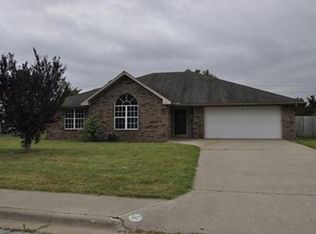 1016 E Green Acres Dr, Rogers, AR 72758