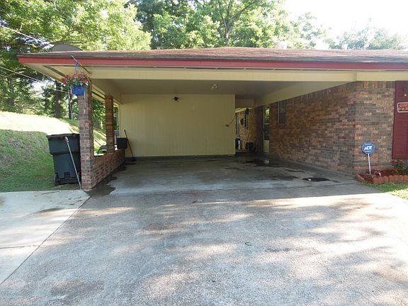 2nd image of 118 Katherine Dr