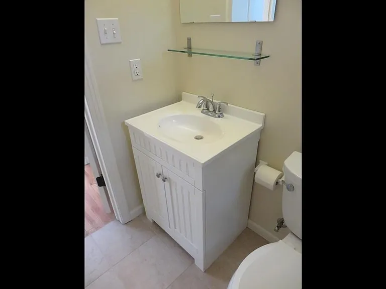 601 Bellevue Pl #D — Photo 9