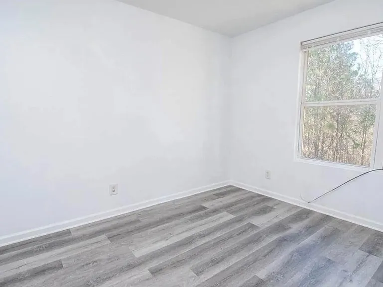 1303 Waldrop Pl — Photo 3