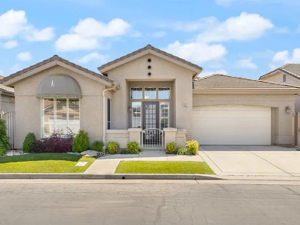 851 E Mill Creek Dr, Fresno, CA 93720