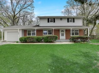 420 Lucille Ave, Fox River Grove, IL 60021