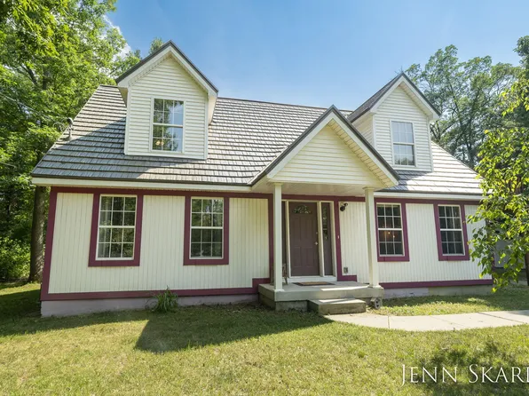 22983 Almy Rd, Howard City, MI 49329