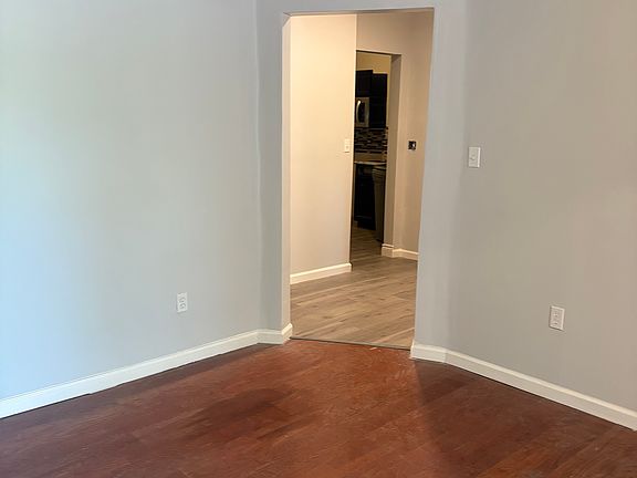 3rd image of 4110 W Belle Pl