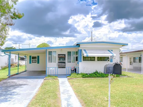 6301 Connecticut St, Zephyrhills, FL 33542