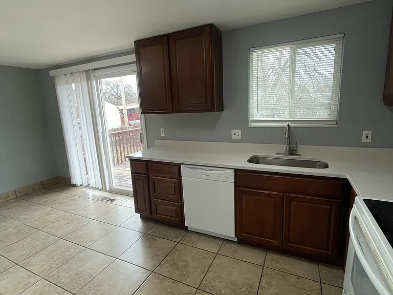1223 W Atherton Dr — Photo 3