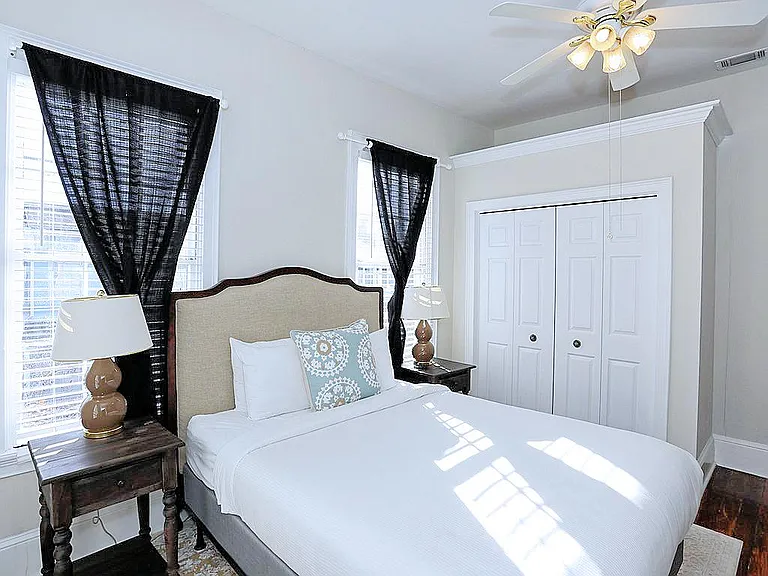415 E Gordon St — Photo 29