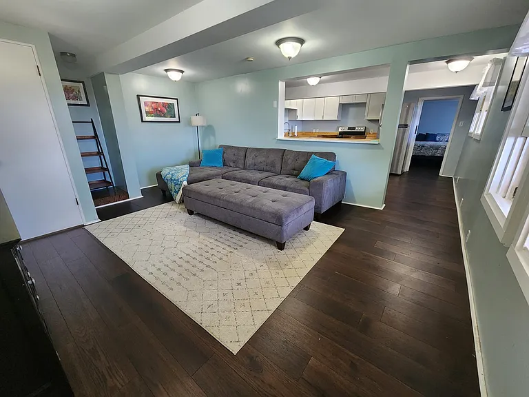 4827 Sierra Dr — Photo 2