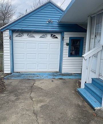 3rd image of 4227 Oakridge Dr