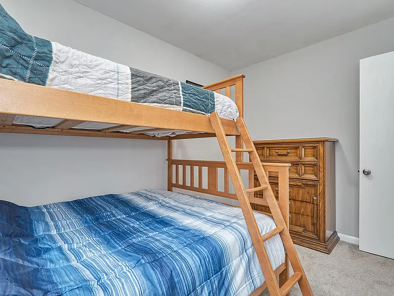 137 Woods Rd — Photo 19