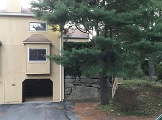 4 Highness Dr, Uxbridge, MA 01569