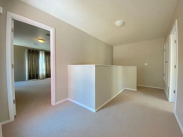 4004 Camelot Hts #B — Photo 20