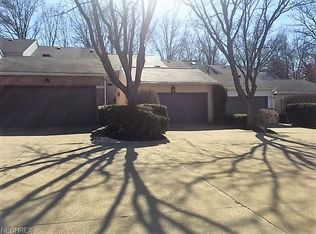 2584 Falmouth Rd, Fairlawn, OH 44333