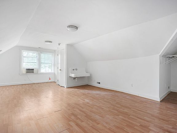 3rd image of 1653 N Delaware St #205