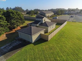 1283 Seacrest Dr, Bandon, OR 97411