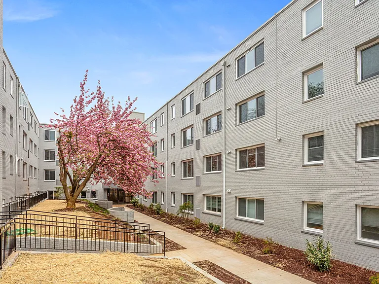 Modern Living at The Horizon | Prime Northwest DC Location — Photo 23