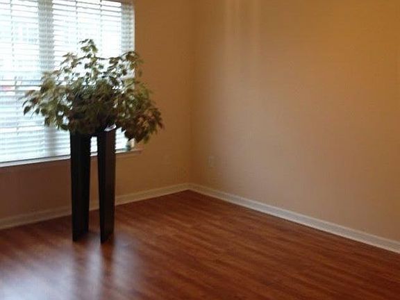 3rd image of 89 Old Tavern Cir
