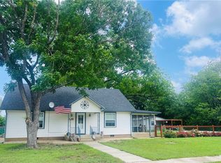 607 N Bosque St, Meridian, TX 76665