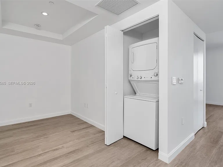 45 SW 9th St #3502 — Photo 29