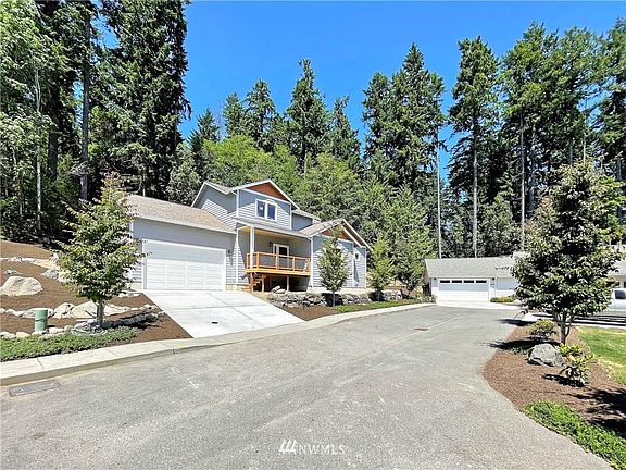 2nd image of 981 NE Musket Way