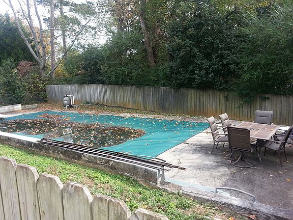 40x20 - 10 foot inground 