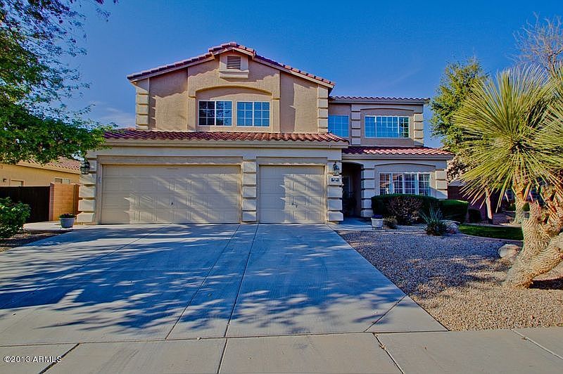 1st image of 924 E San Carlos Way