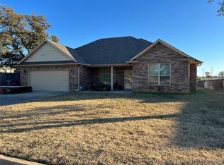 1106 Stone Creek Pl, Ardmore, OK 73401
