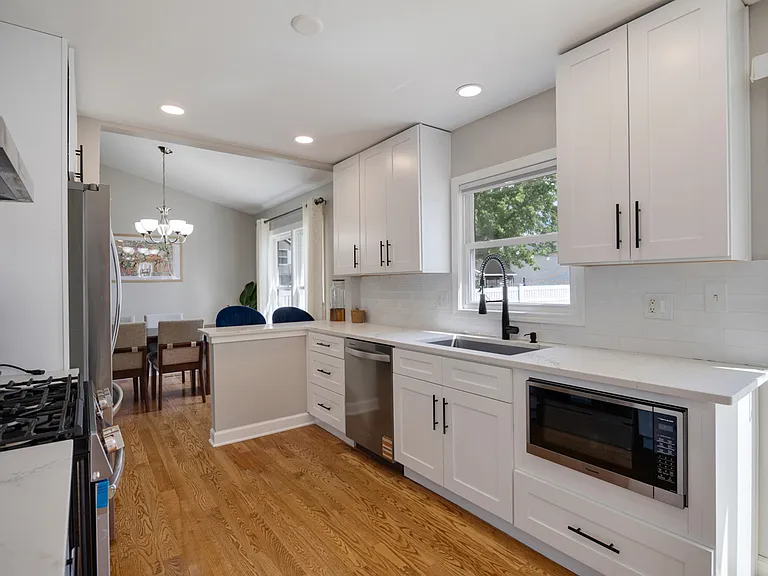 25W055 Canary Ct — Photo 7