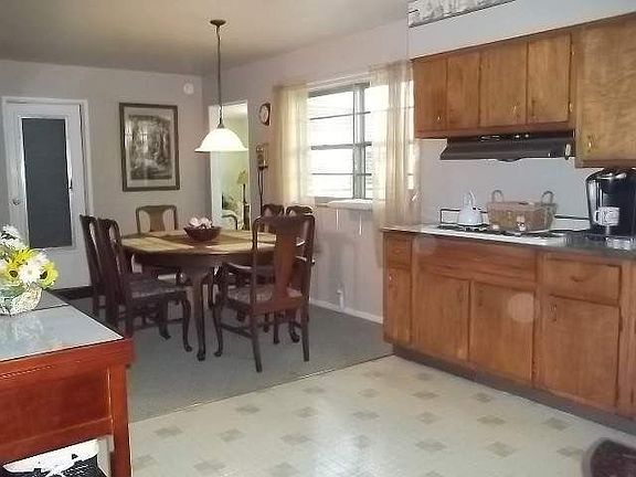 3rd image of 1806 W Northfield Dr