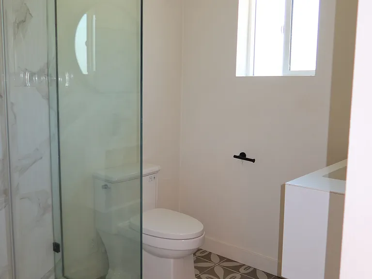 1322 Campus Ave — Photo 13