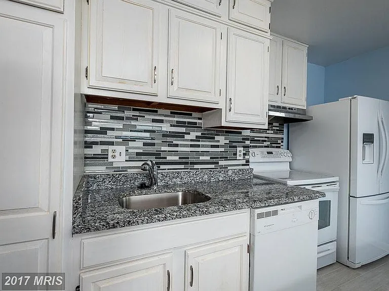 355 Gatewater Ct — Photo 18