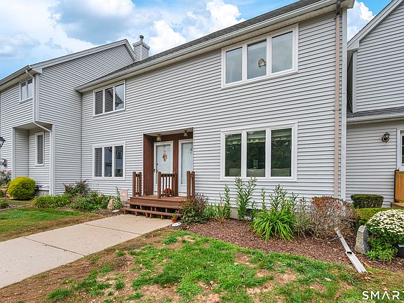 2nd image of 75 Eastbrook Heights #B