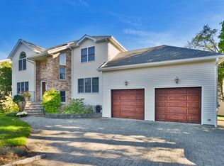 589 Quaker Ridge Rd, New Rochelle, NY 10804