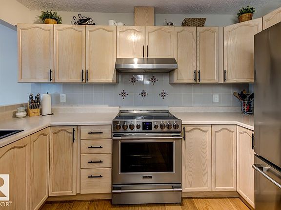 5th image of 7539 188th St NW